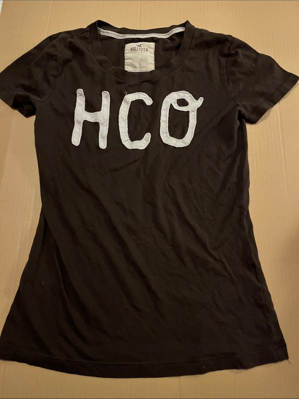 Hollister Black Short-Sleeve HCO Graphic Tee